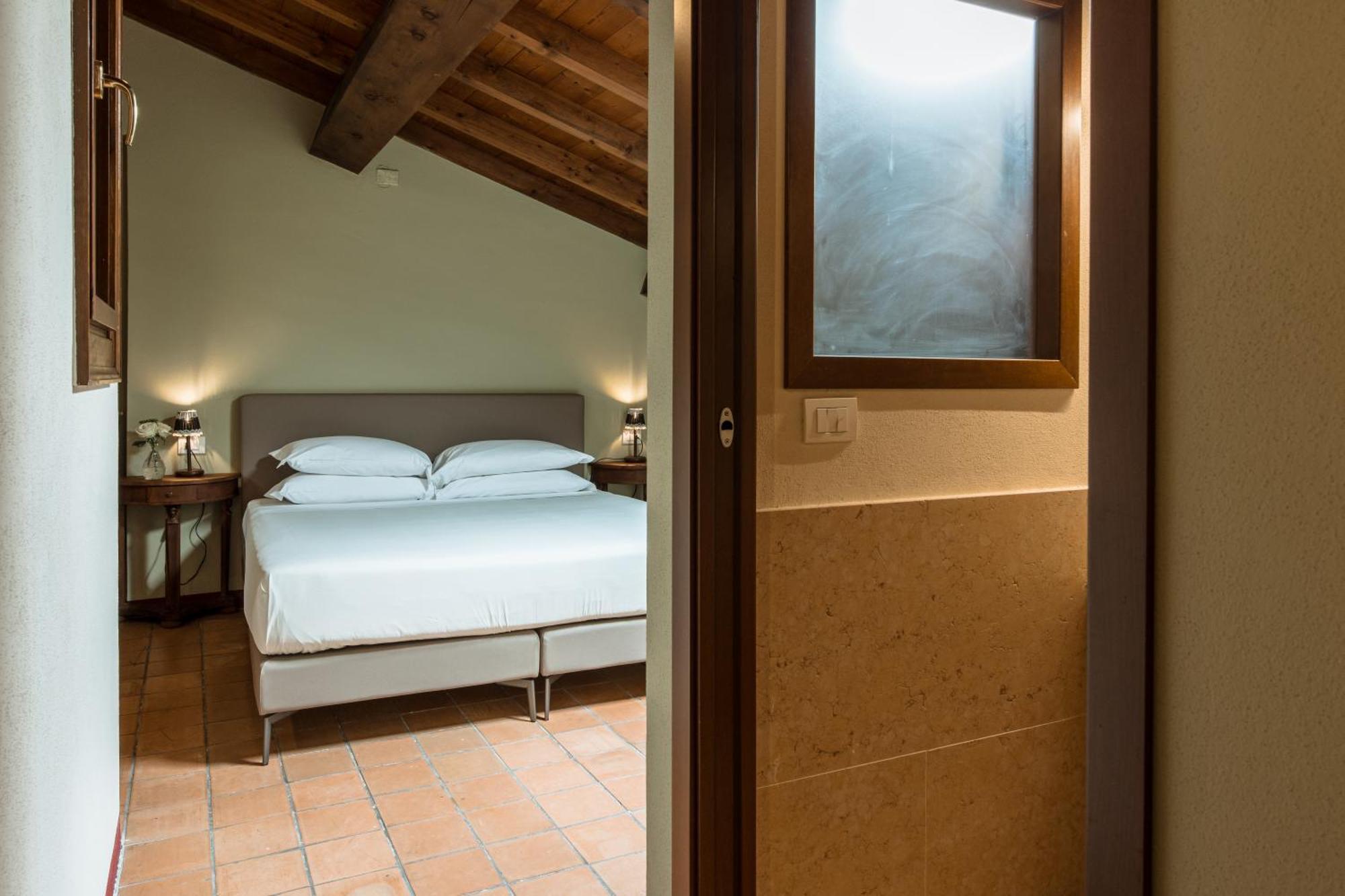 Osteria Luxury Apartments 페스키에라델가르다 외부 사진